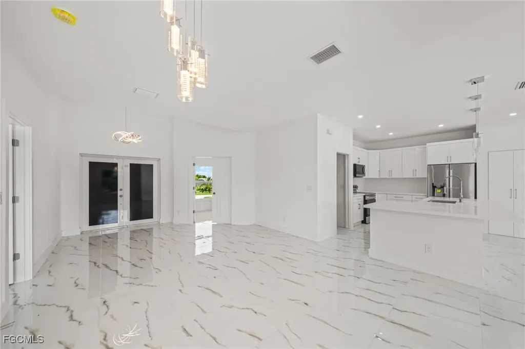 2020 NE Juanita Place Cape Coral FL 33909