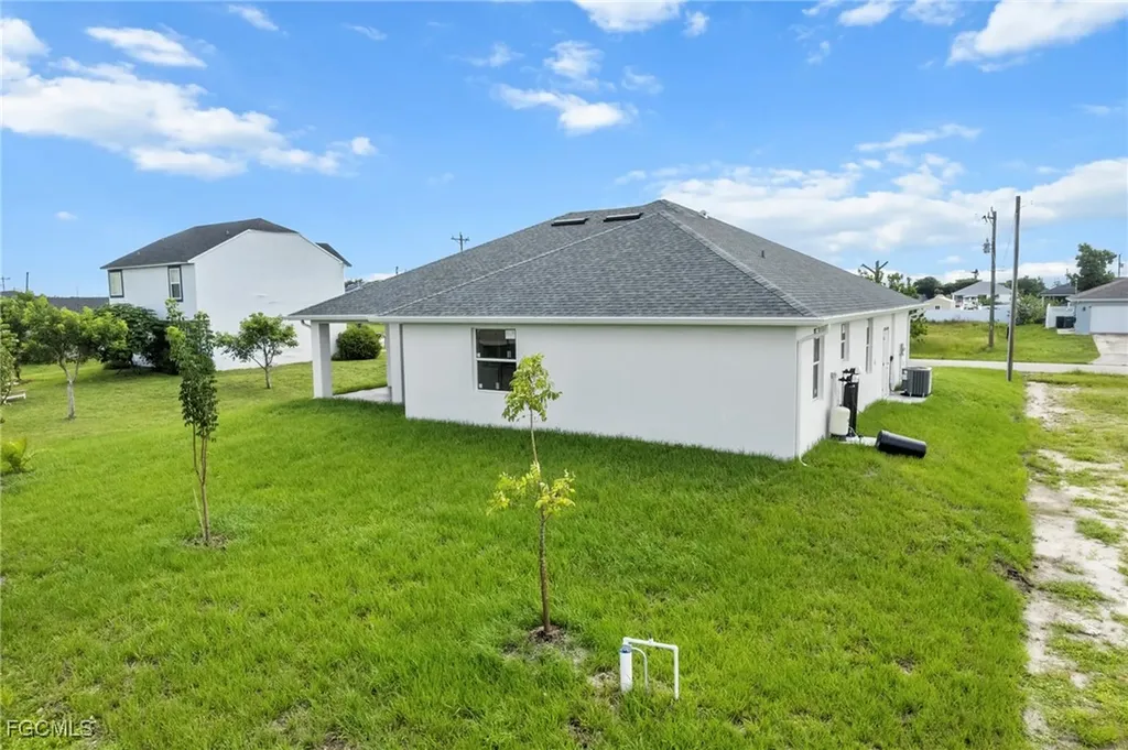 2020 NE Juanita Place Cape Coral FL 33909