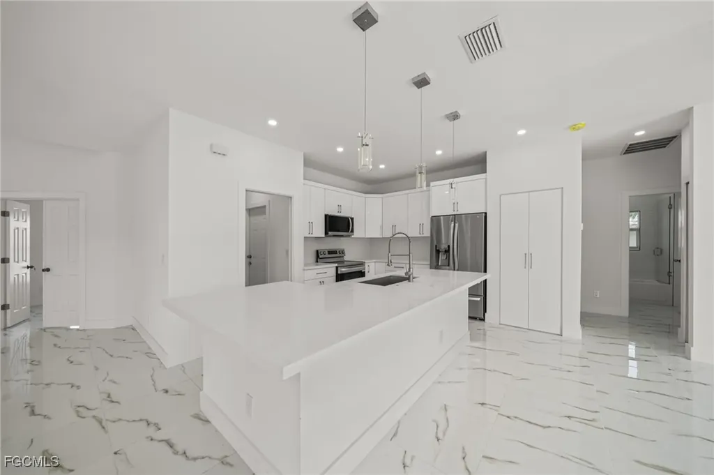 2020 NE Juanita Place Cape Coral FL 33909