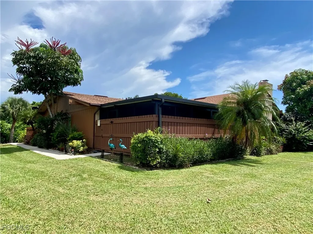 5647 Foxlake Drive North Fort Myers FL 33917