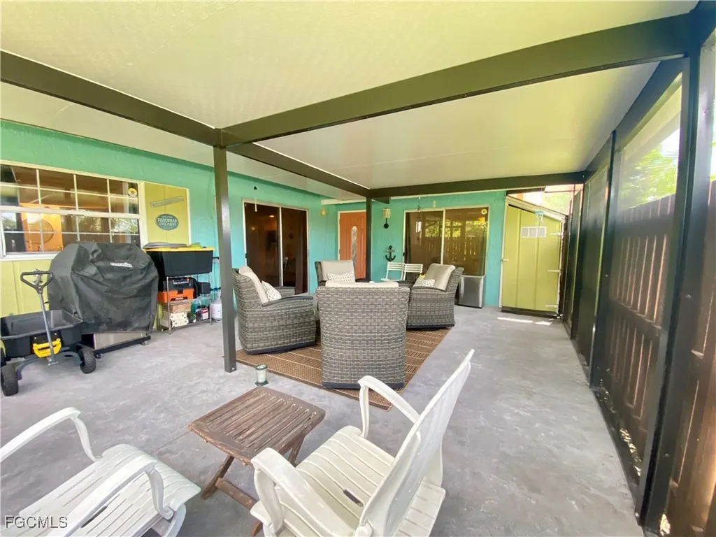 5647 Foxlake Drive North Fort Myers FL 33917
