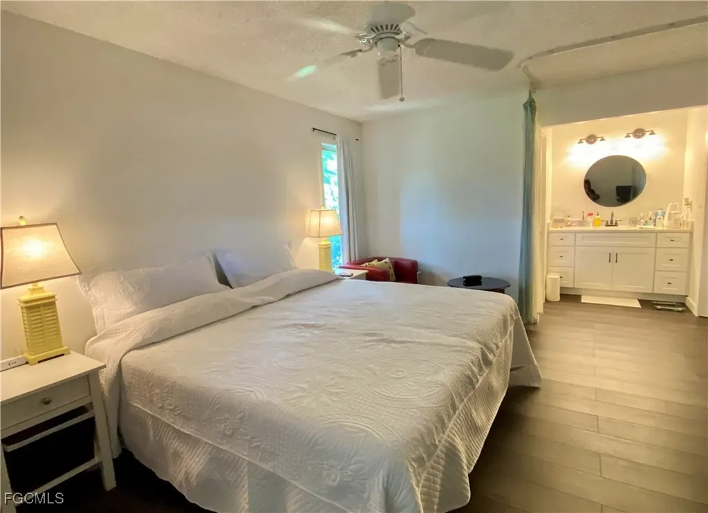5647 Foxlake Drive North Fort Myers FL 33917