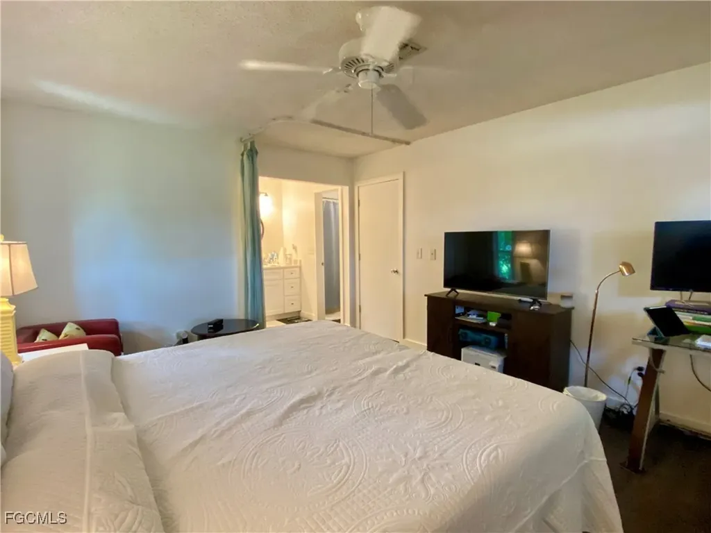 5647 Foxlake Drive North Fort Myers FL 33917