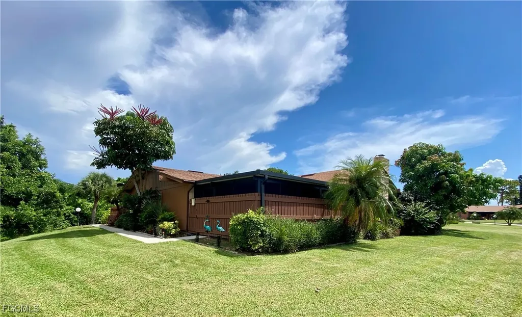 5647 Foxlake Drive North Fort Myers FL 33917