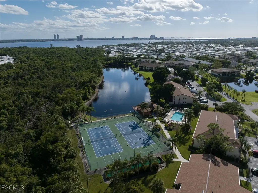 5647 Foxlake Drive North Fort Myers FL 33917