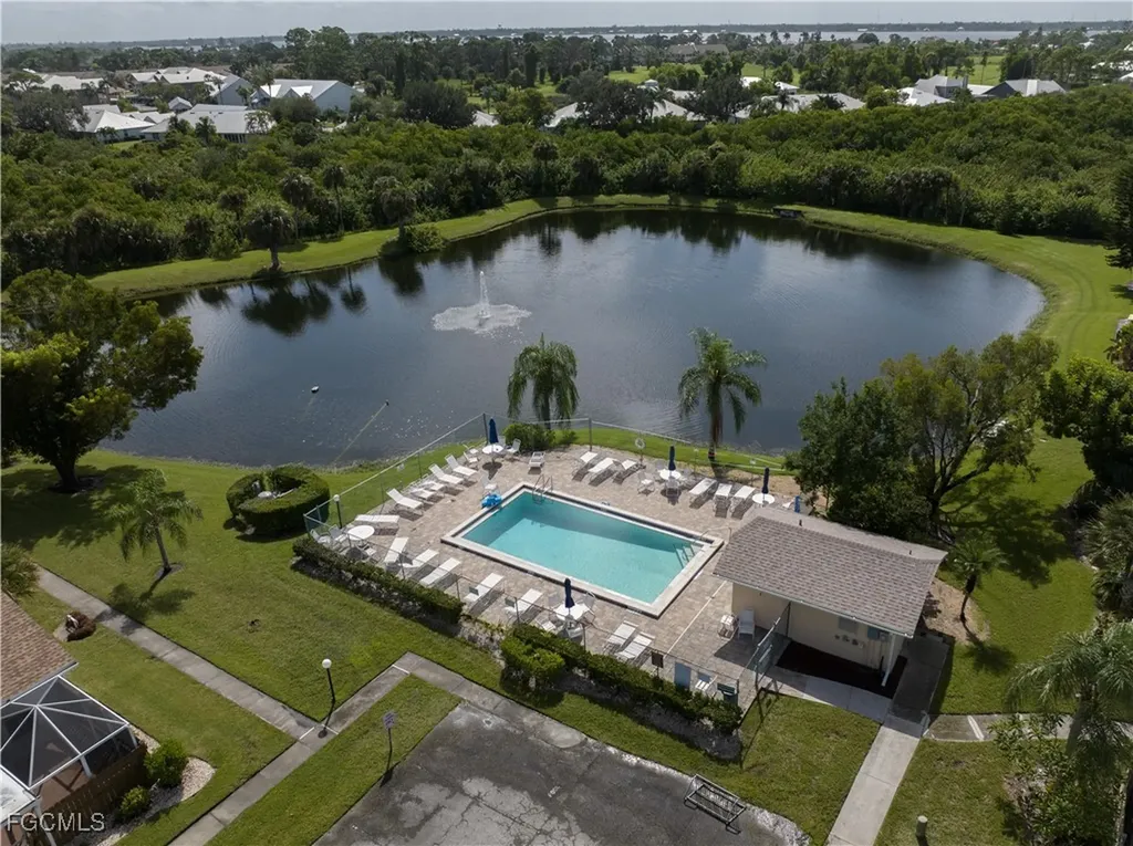 5647 Foxlake Drive North Fort Myers FL 33917