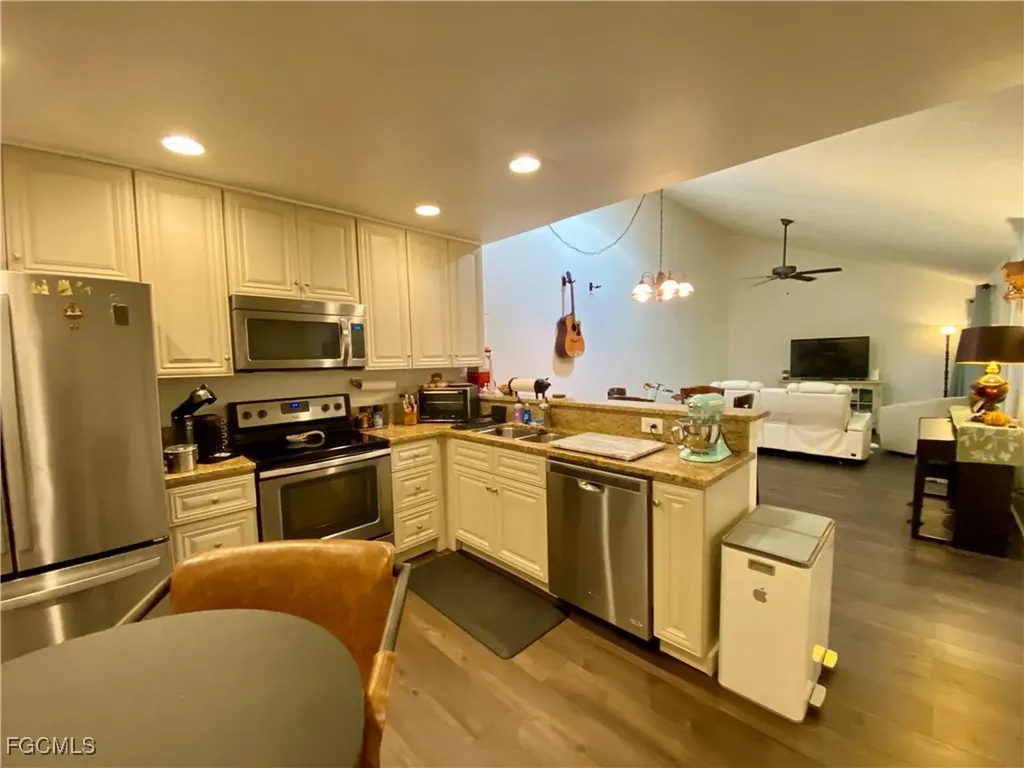 5647 Foxlake Drive North Fort Myers FL 33917