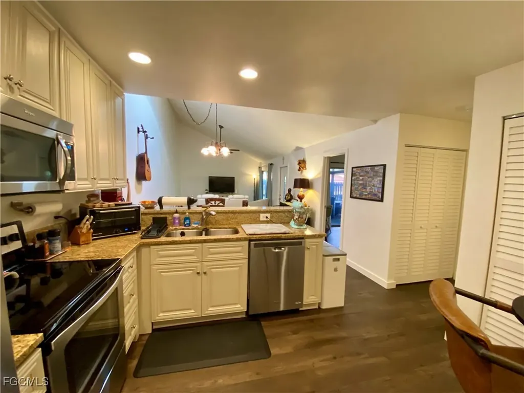 5647 Foxlake Drive North Fort Myers FL 33917