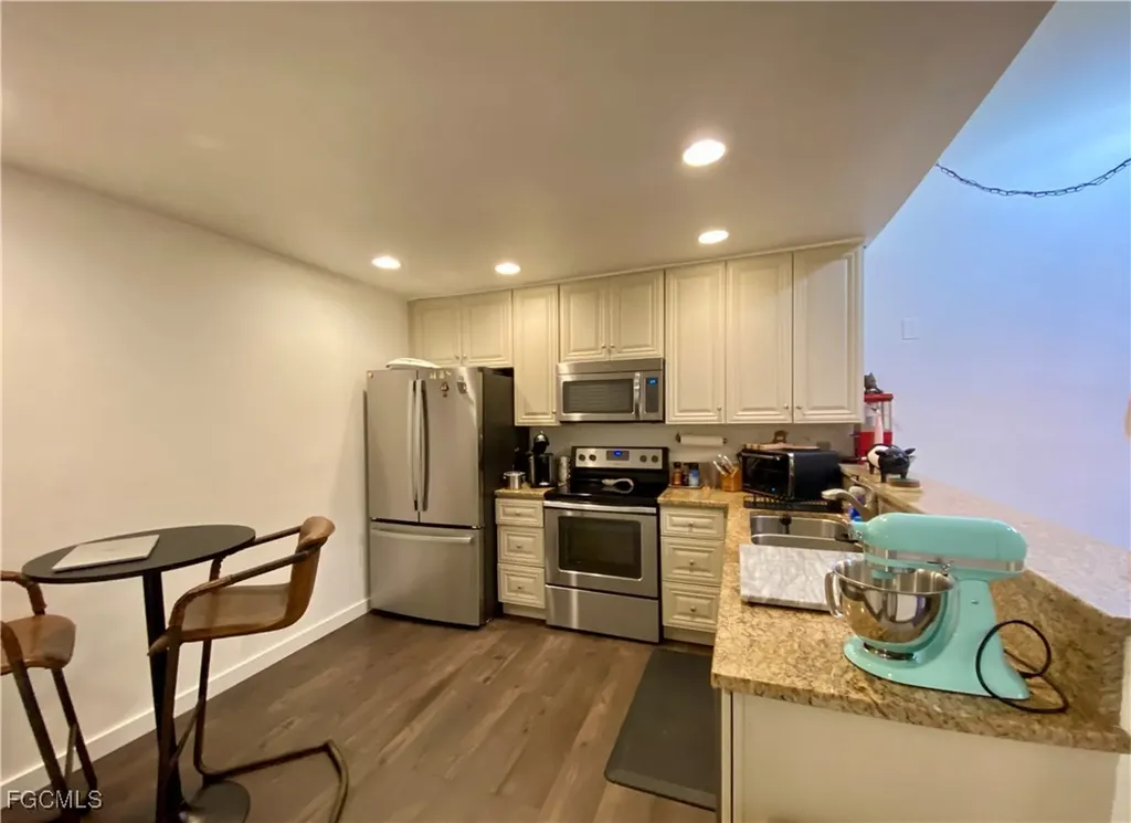 5647 Foxlake Drive North Fort Myers FL 33917