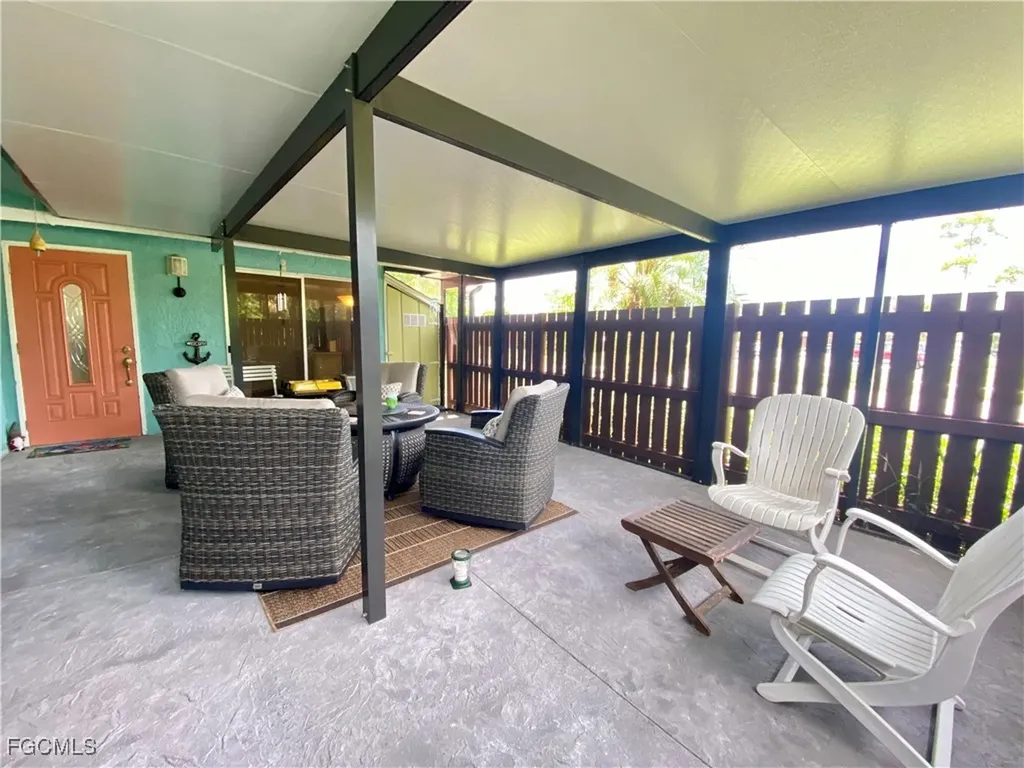 5647 Foxlake Drive North Fort Myers FL 33917
