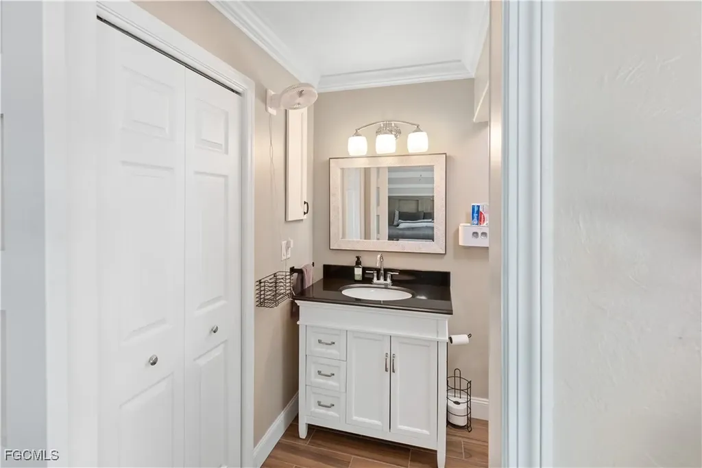 1726 SE 2nd Street Cape Coral FL 33990