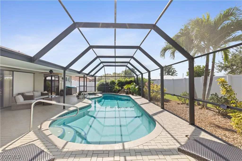 1726 SE 2nd Street Cape Coral FL 33990