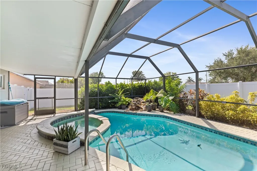 1726 SE 2nd Street Cape Coral FL 33990