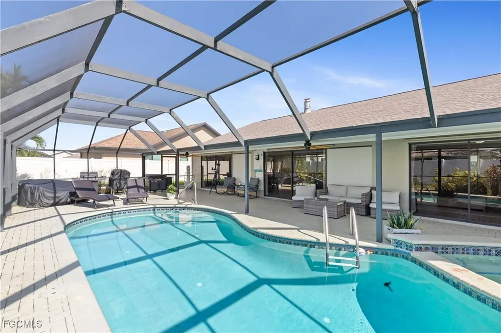 1726 SE 2nd Street Cape Coral FL 33990