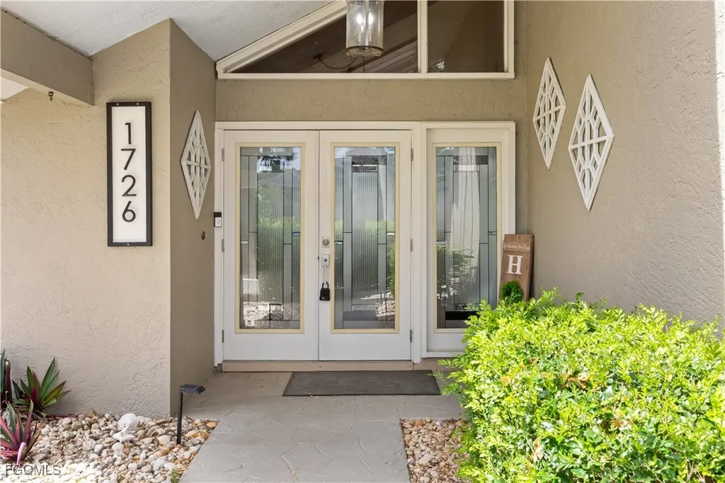 1726 SE 2nd Street Cape Coral FL 33990