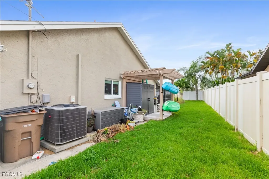 1726 SE 2nd Street Cape Coral FL 33990