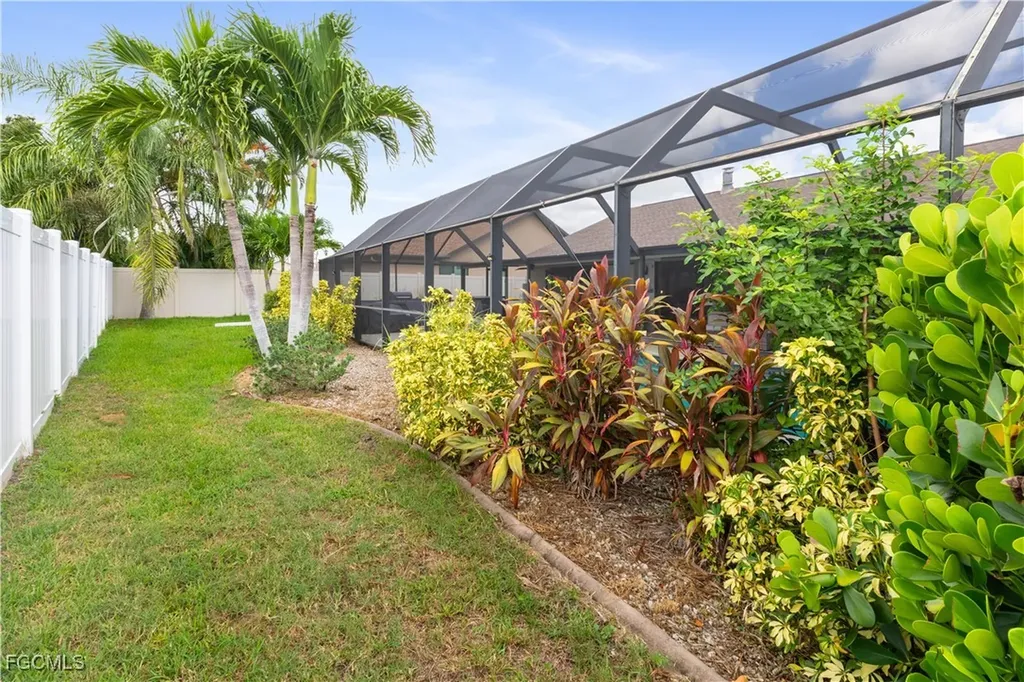 1726 SE 2nd Street Cape Coral FL 33990
