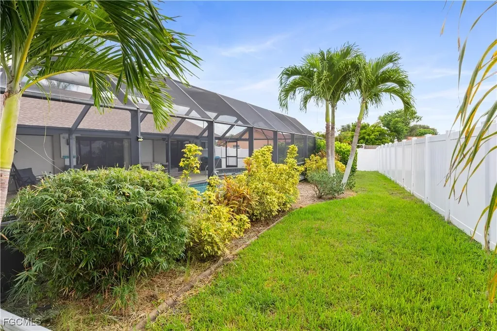 1726 SE 2nd Street Cape Coral FL 33990