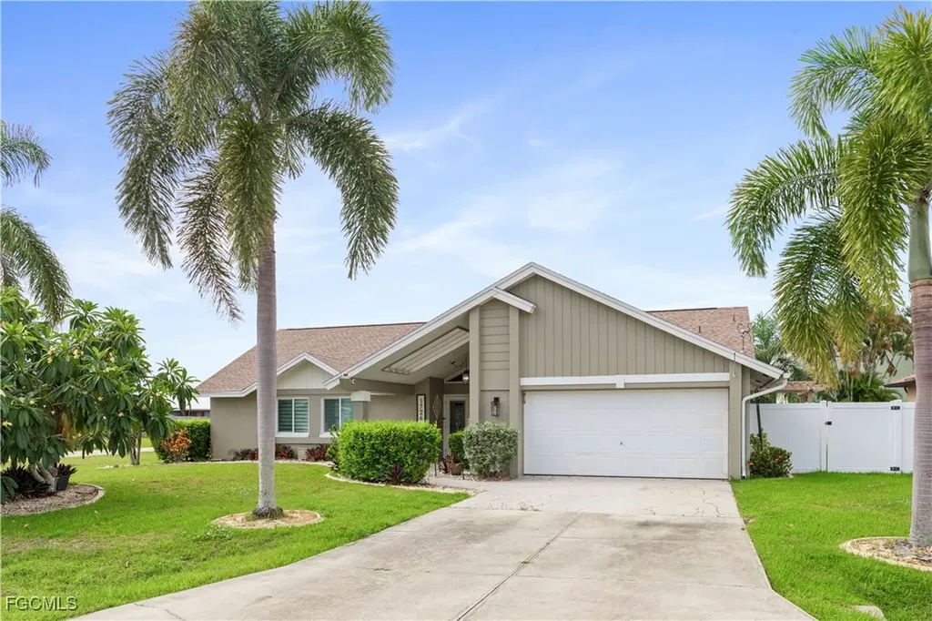 1726 SE 2nd Street Cape Coral FL 33990