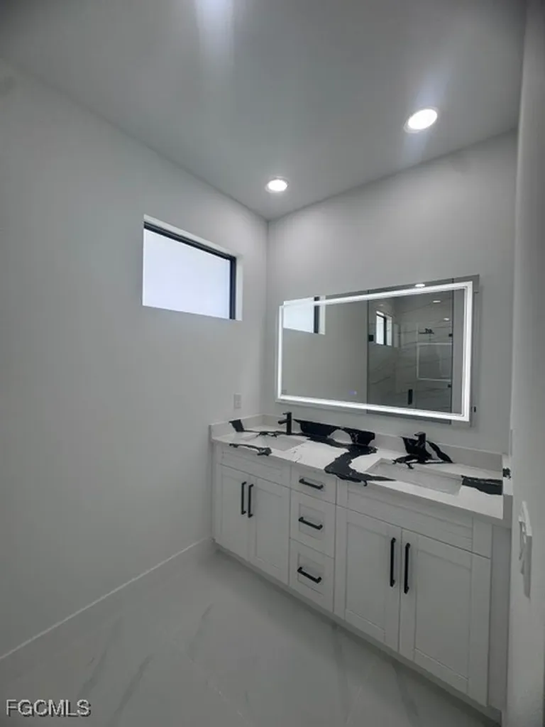 1023 Kismet Parkway W Cape Coral FL 33993