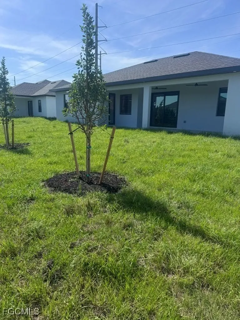 1023 Kismet Parkway W Cape Coral FL 33993