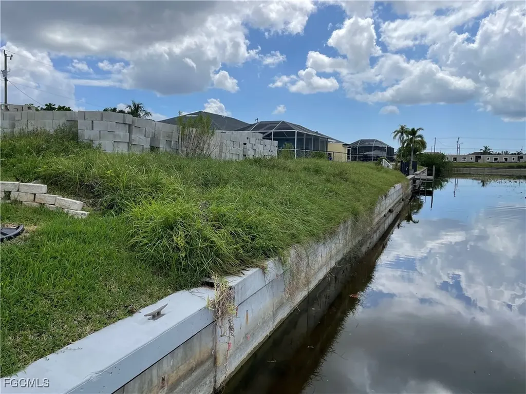 707 SW 35th Terrace Cape Coral FL 33914