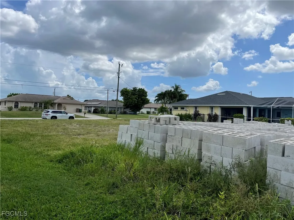 707 SW 35th Terrace Cape Coral FL 33914