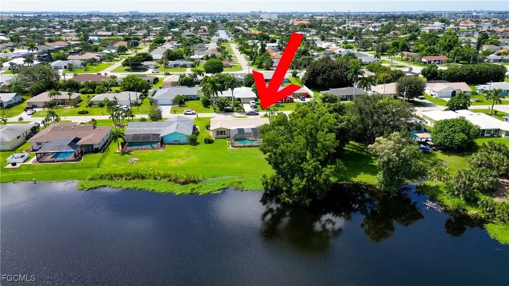 821 SE 41st Street Cape Coral FL 33904