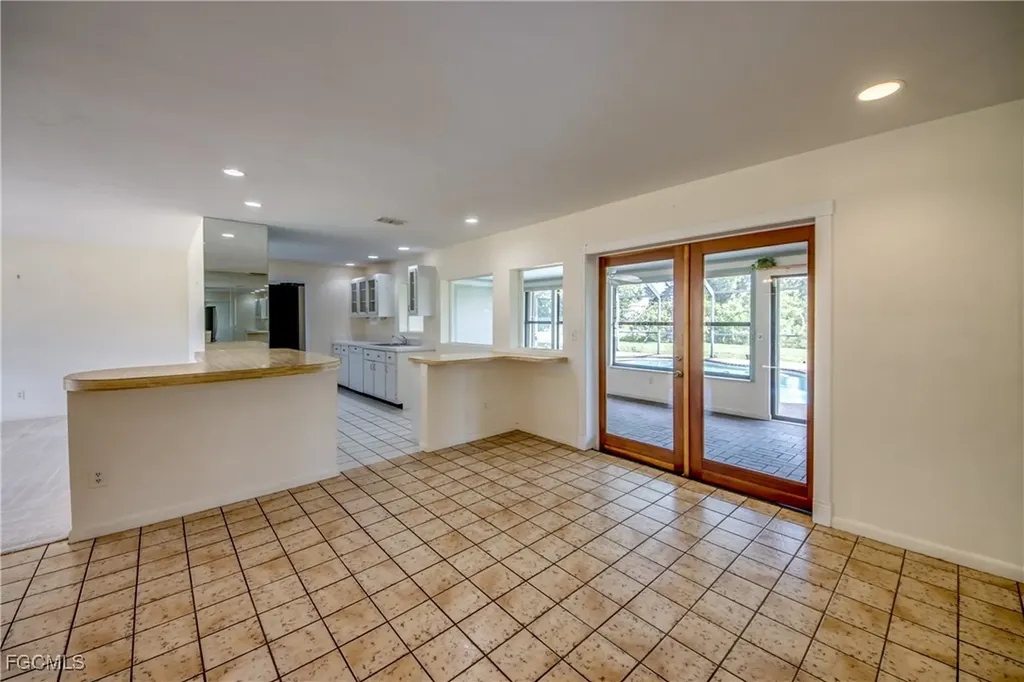 821 SE 41st Street Cape Coral FL 33904