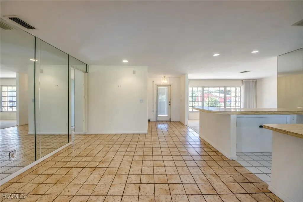 821 SE 41st Street Cape Coral FL 33904