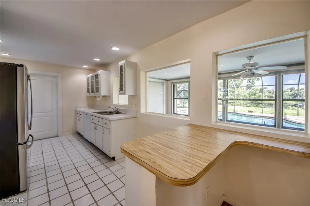 821 SE 41st Street Cape Coral FL 33904