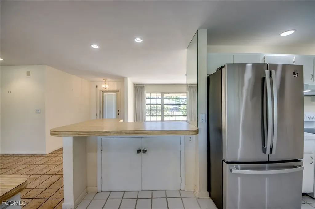 821 SE 41st Street Cape Coral FL 33904