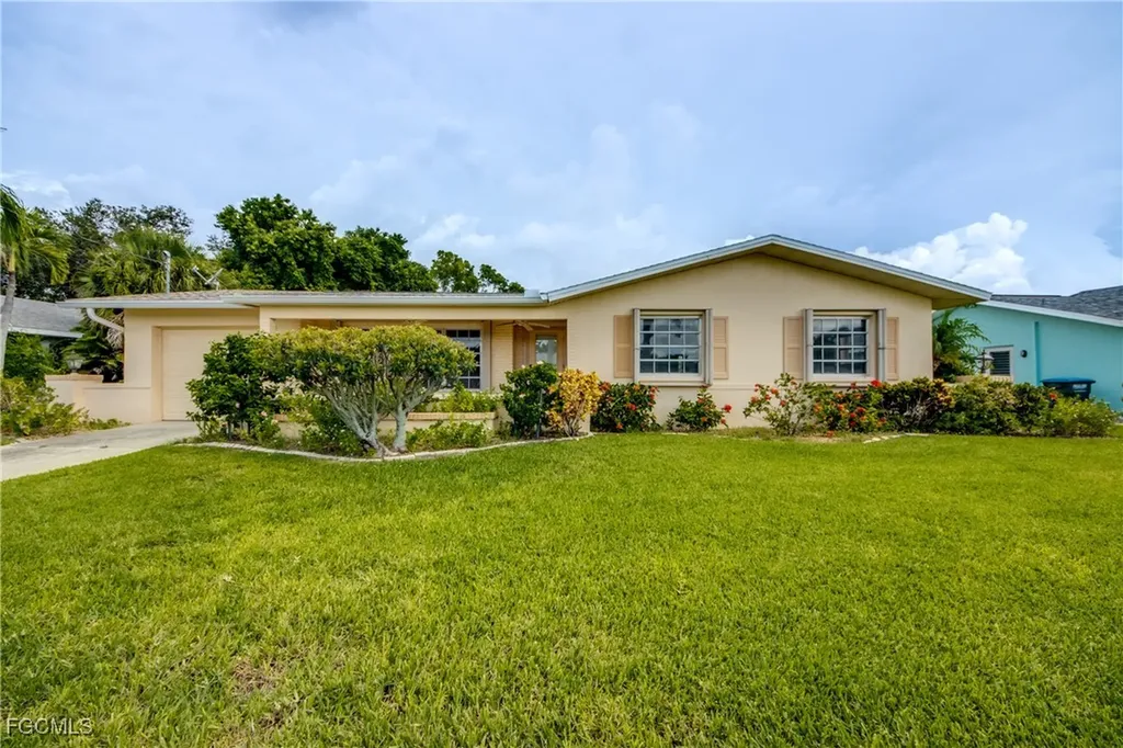 821 SE 41st Street Cape Coral FL 33904