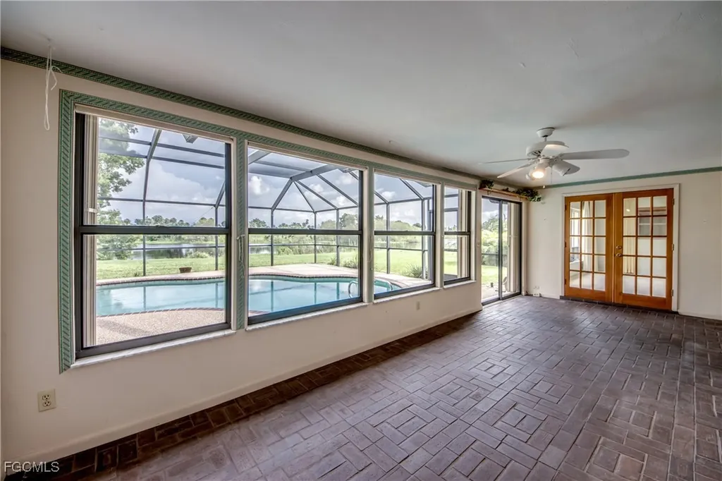 821 SE 41st Street Cape Coral FL 33904