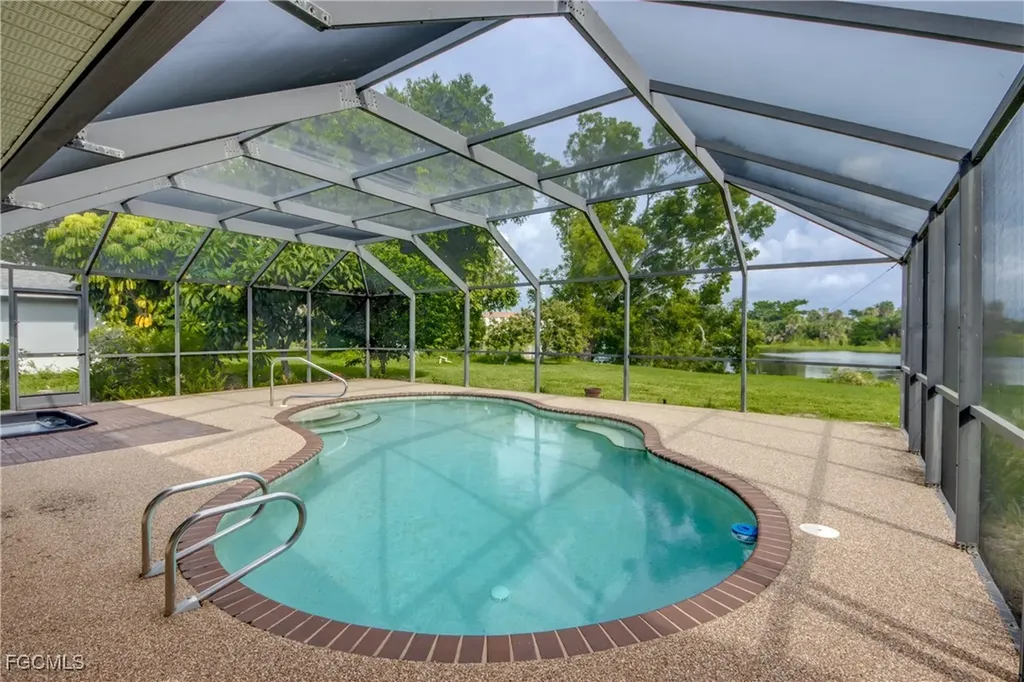 821 SE 41st Street Cape Coral FL 33904