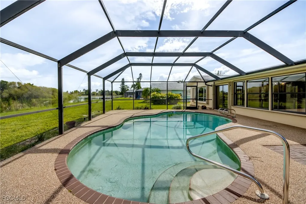 821 SE 41st Street Cape Coral FL 33904