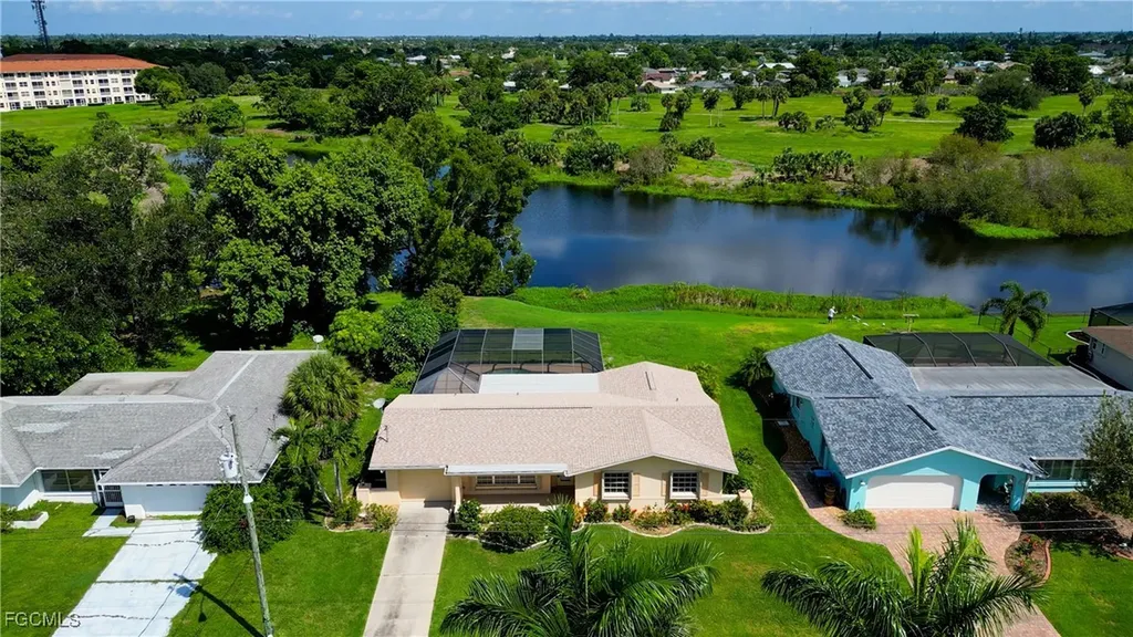 821 SE 41st Street Cape Coral FL 33904