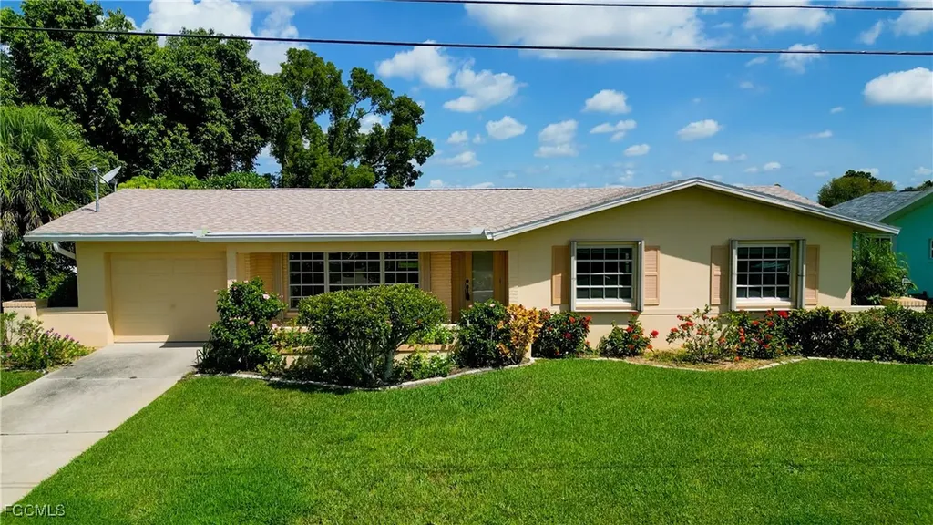 821 SE 41st Street Cape Coral FL 33904