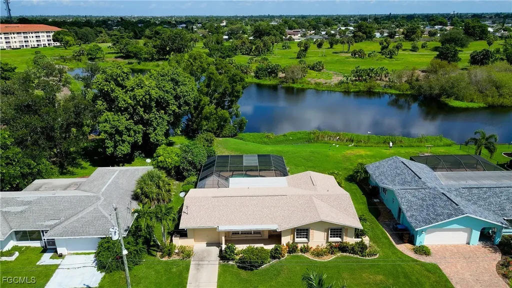 821 SE 41st Street Cape Coral FL 33904