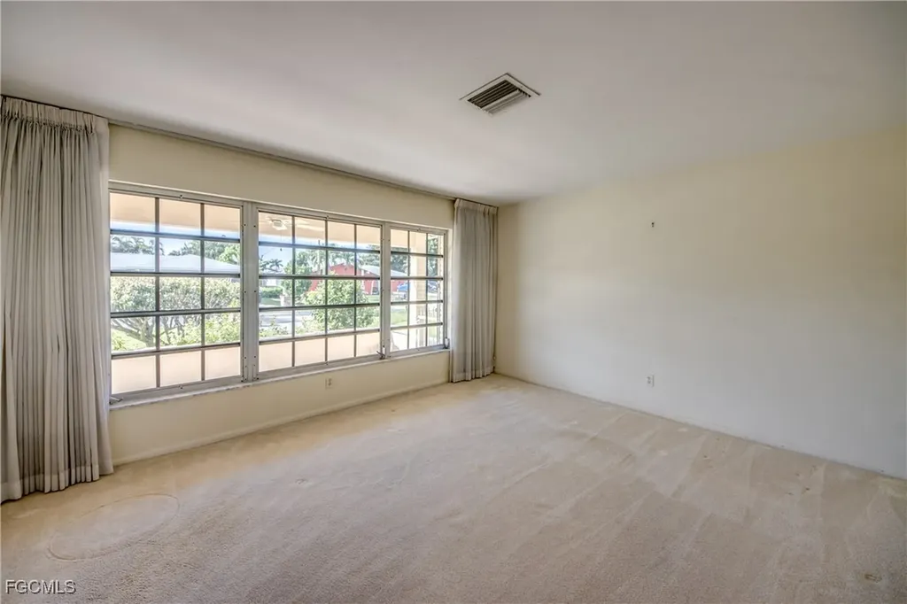 821 SE 41st Street Cape Coral FL 33904