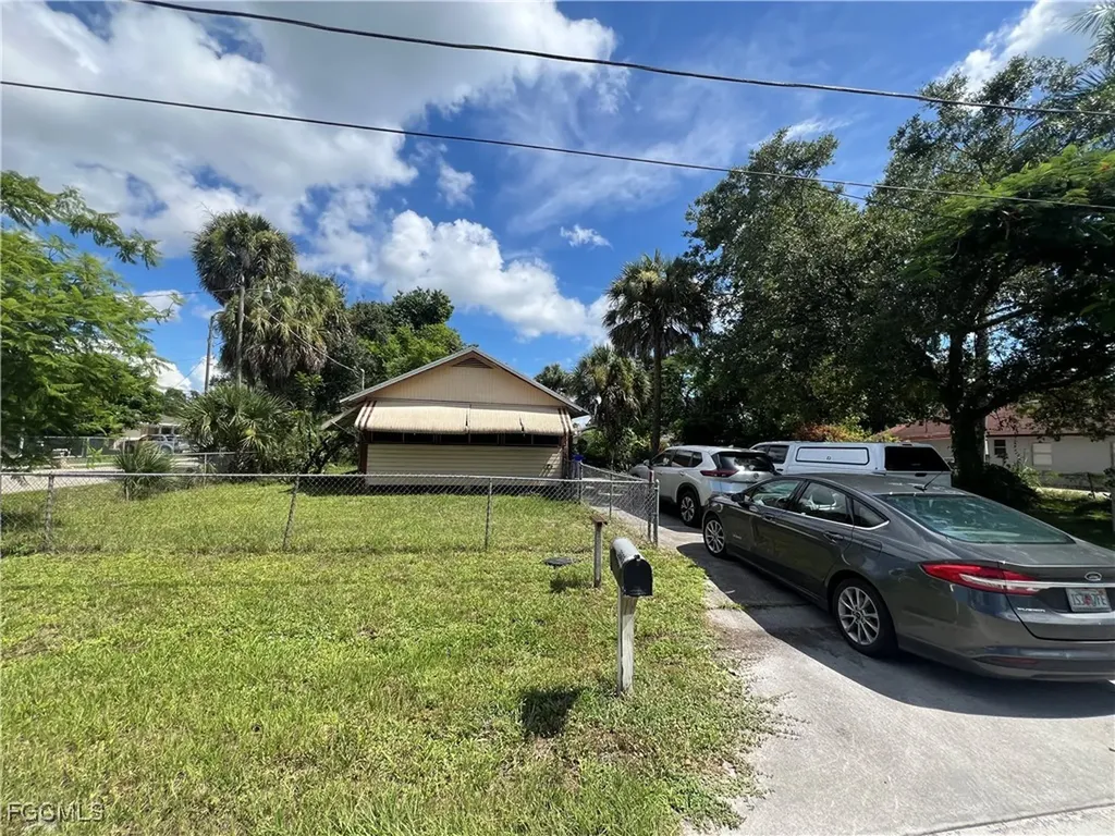 3803 Pearl Street Fort Myers FL 33916