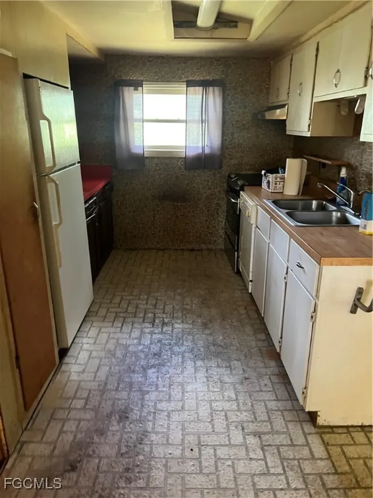 3803 Pearl Street Fort Myers FL 33916