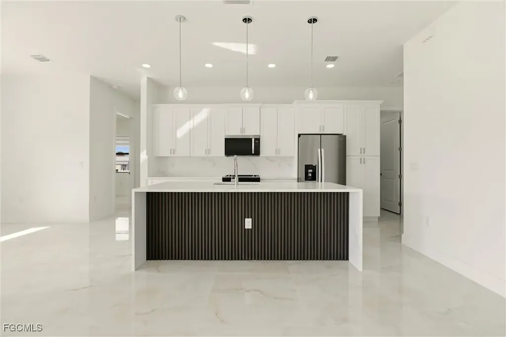 2513 19th Street SW Lehigh Acres FL 33976