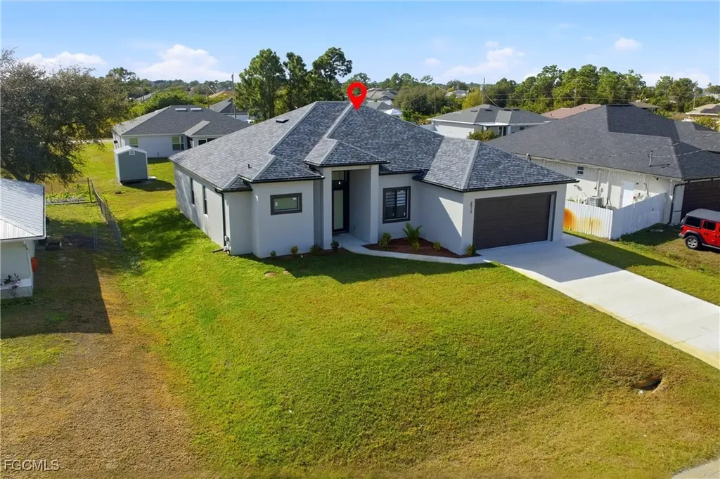 2513 19th Street SW Lehigh Acres FL 33976