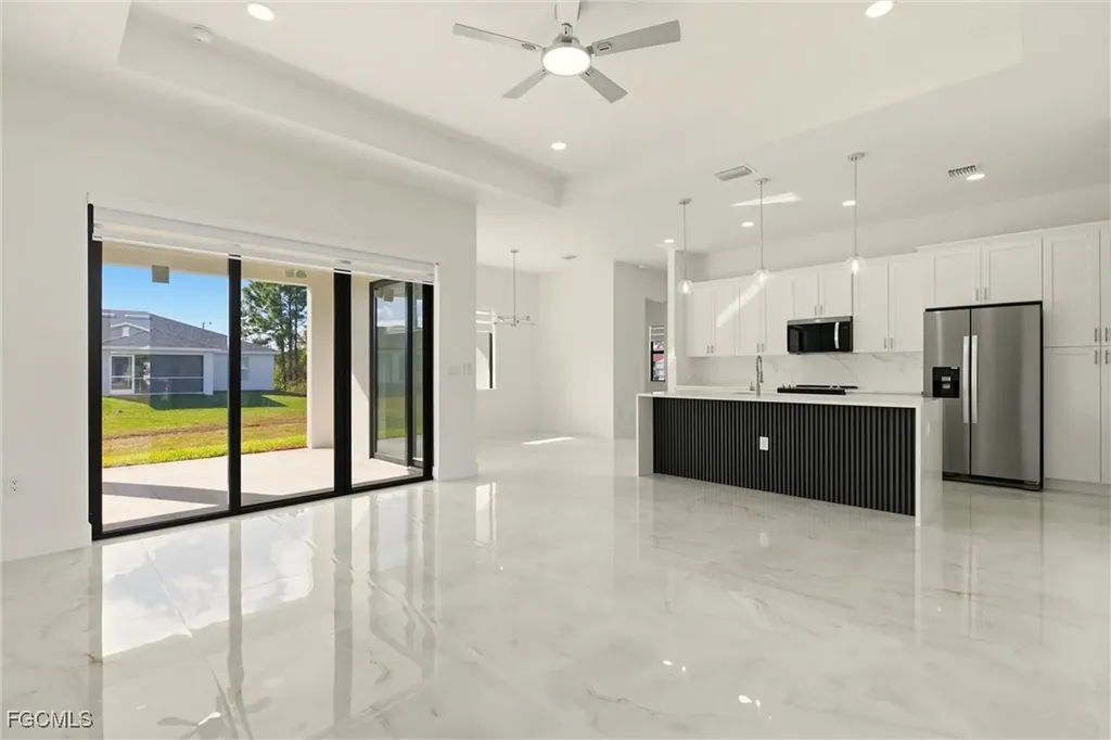 2513 19th Street SW Lehigh Acres FL 33976