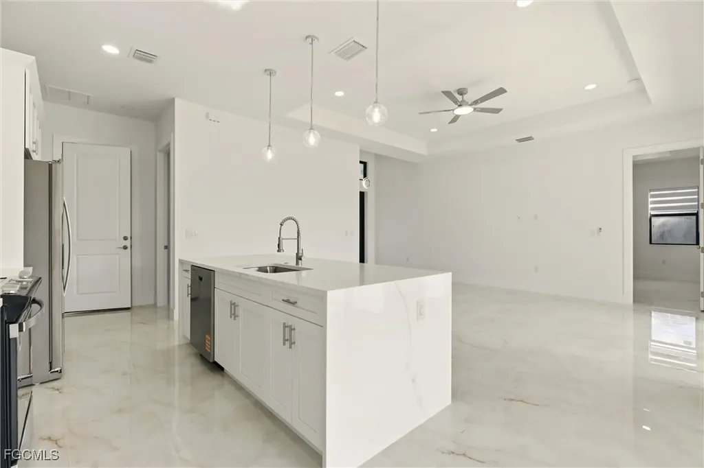 2513 19th Street SW Lehigh Acres FL 33976