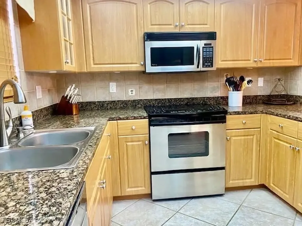 4200 Steamboat Bend Fort Myers FL 33919