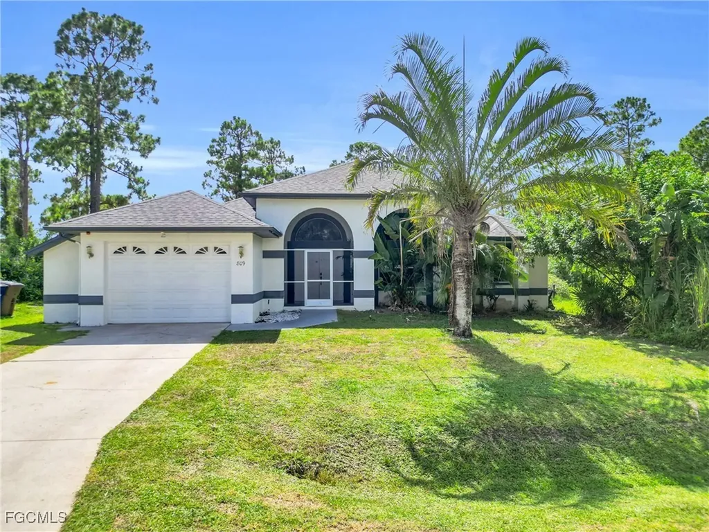 809 Hamilton Avenue Lehigh Acres FL 33972