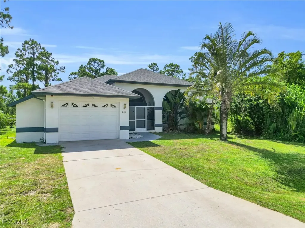 809 Hamilton Avenue Lehigh Acres FL 33972