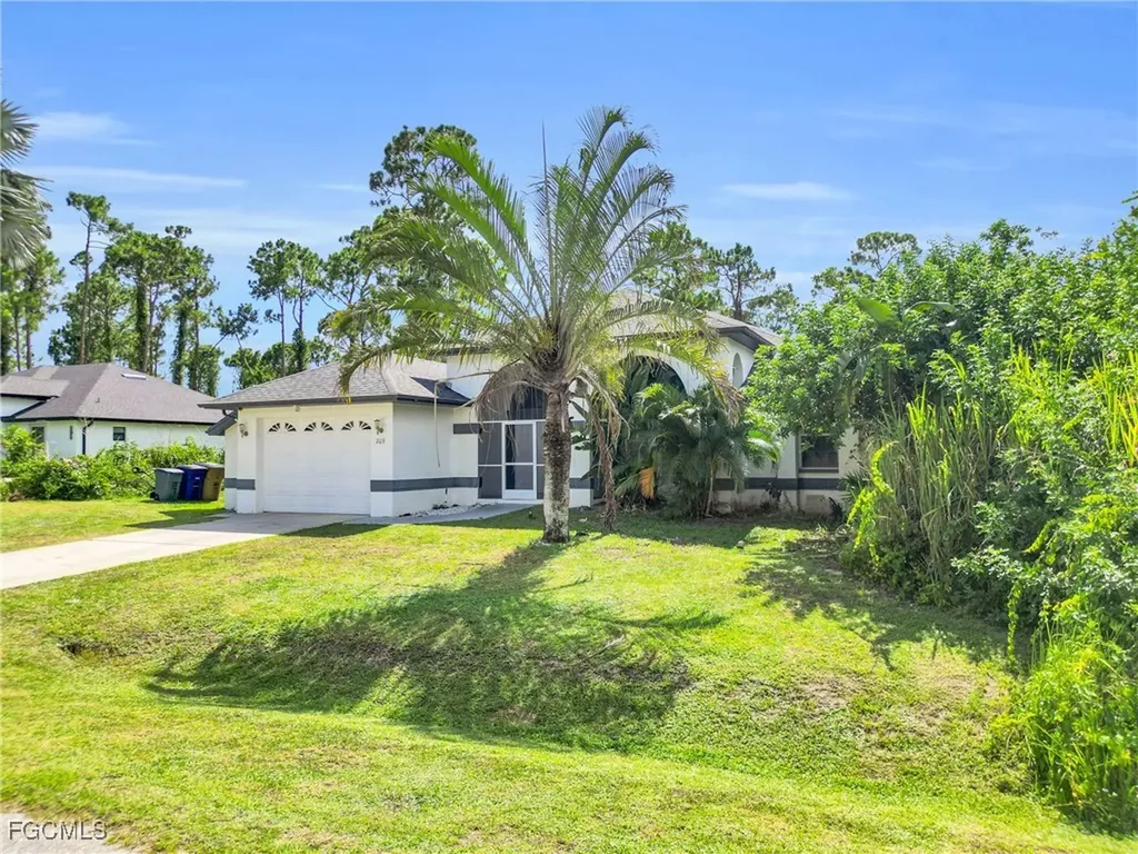 809 Hamilton Avenue Lehigh Acres FL 33972